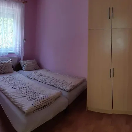 Rozsa Apartment *