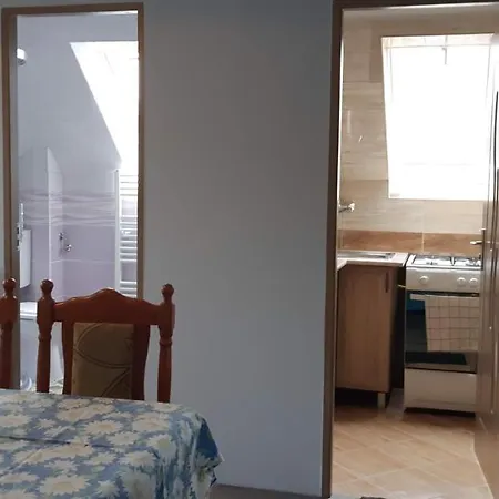 Rozsa Apartment