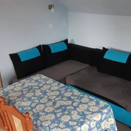 Rozsa Apartment